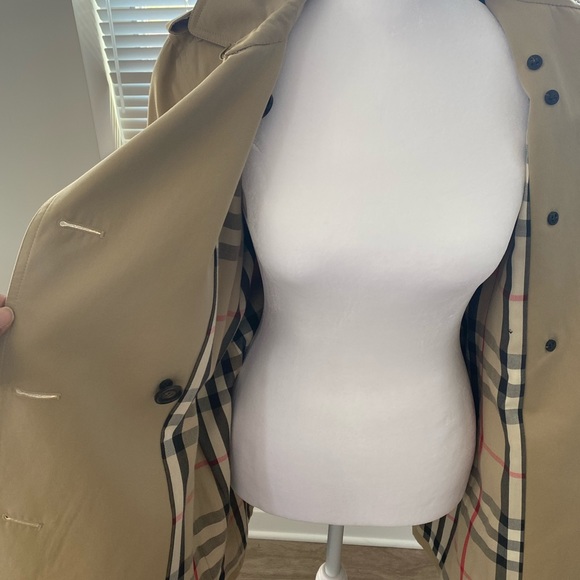 Burberry Kensington Trench Size US4 - Picture 9 of 14